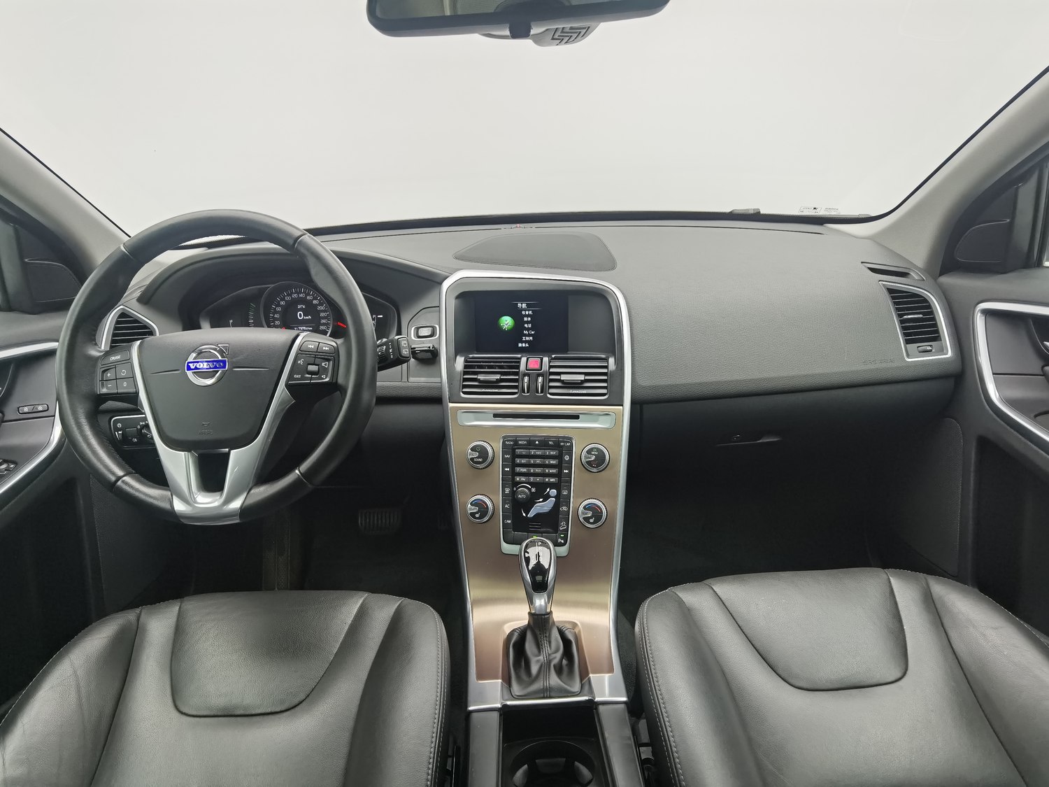 Used Volvo XC60 2017 2.0 AT