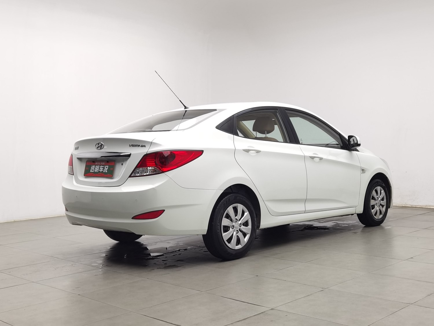 Used Hyundai Reina 2010 1.4 AT
