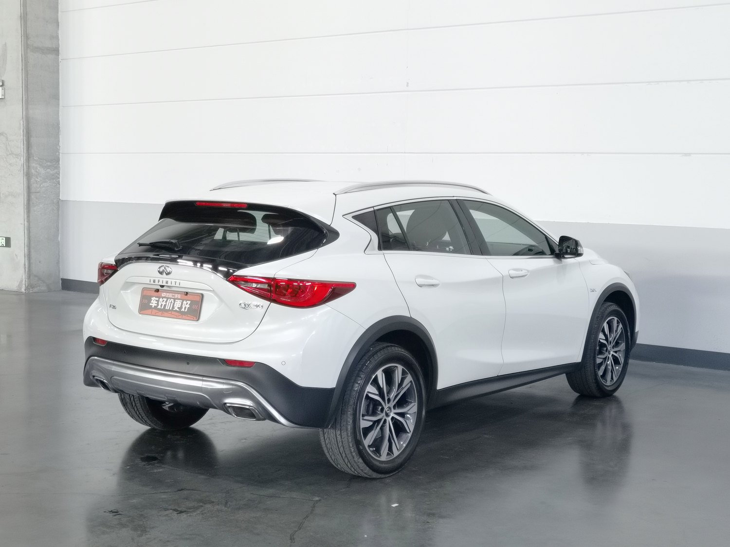 Used Infiniti QX30 2017 2.0 AT