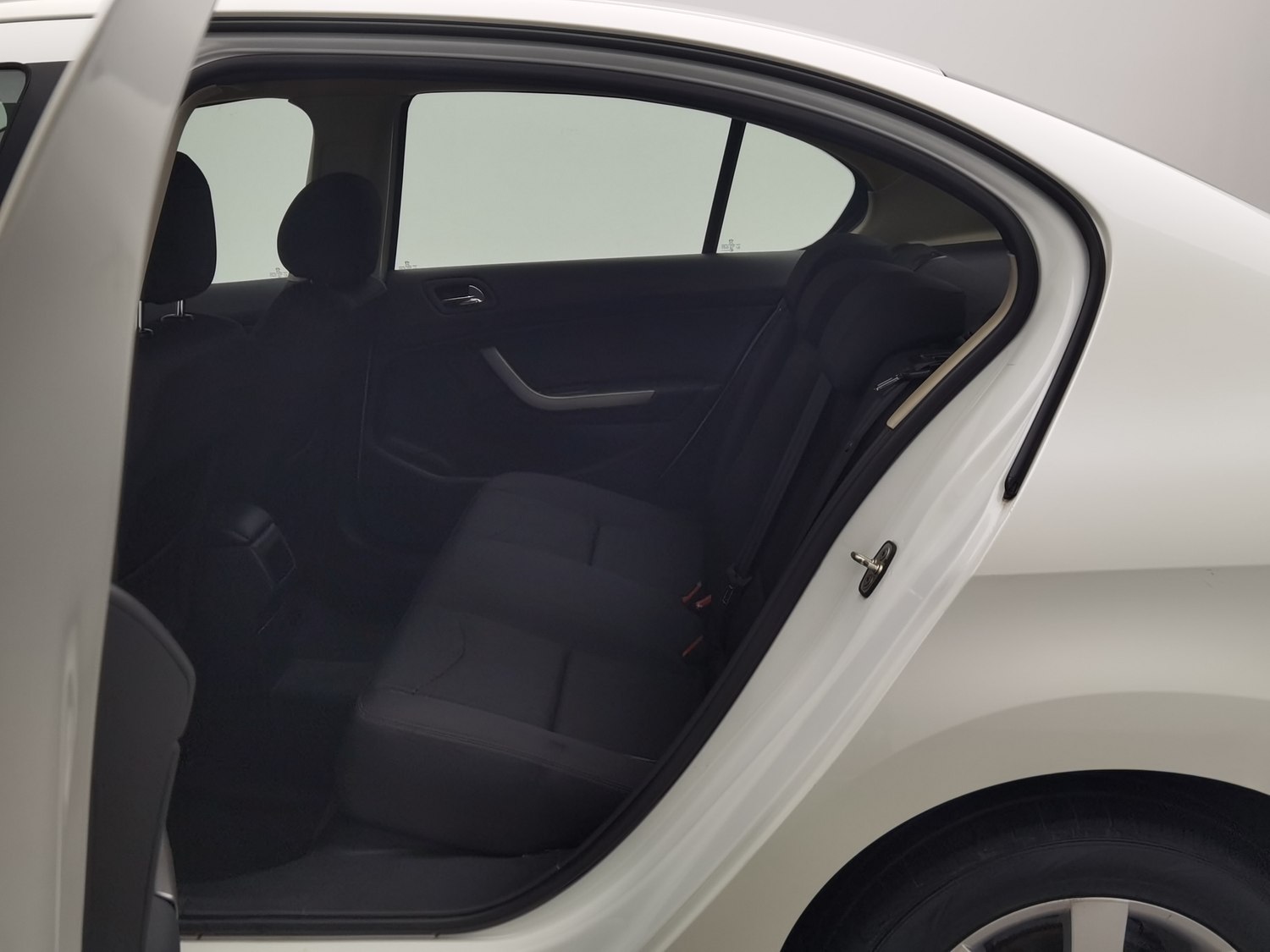 Used Peugeot 408 2013 1.6 AT