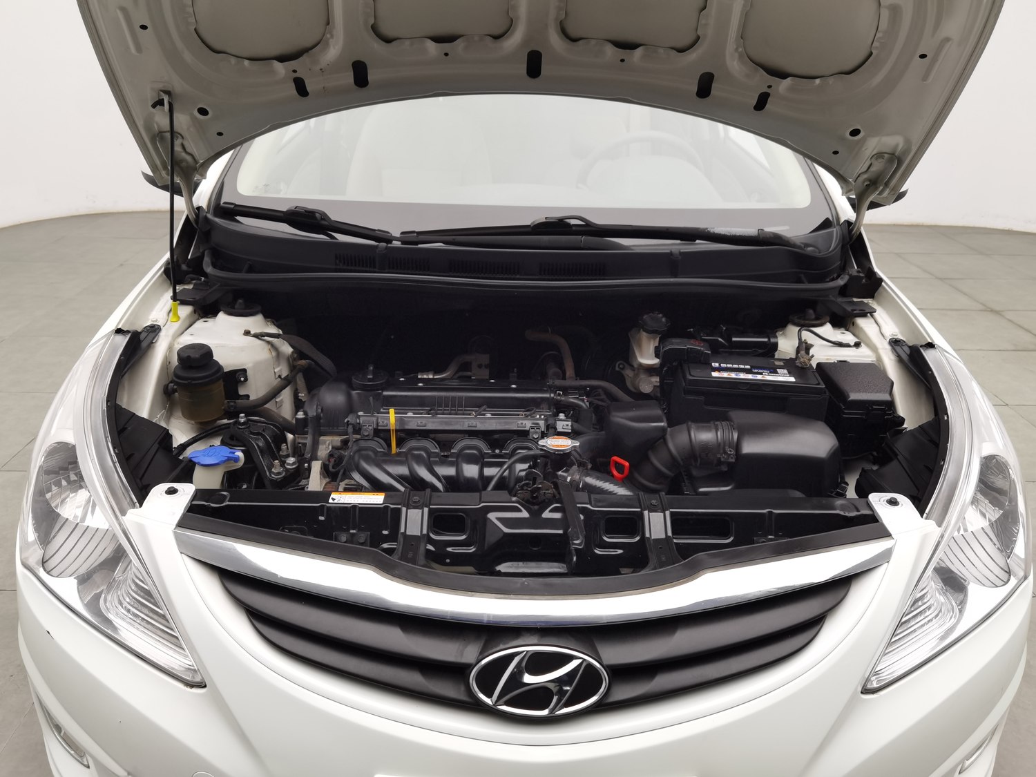 Used Hyundai Reina 2010 1.4 AT