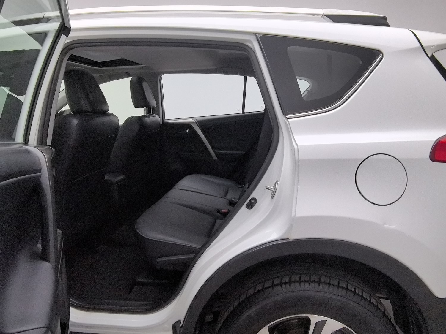 Used Toyota RAV4 2015 2.0 AT