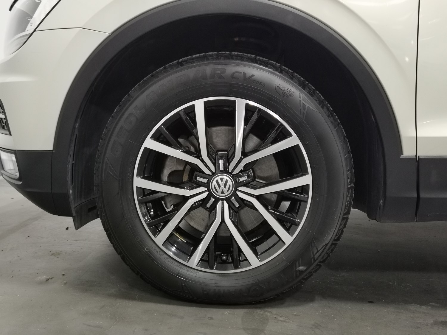 Used Volkswagen Tiguan L 2018 2.0 AT