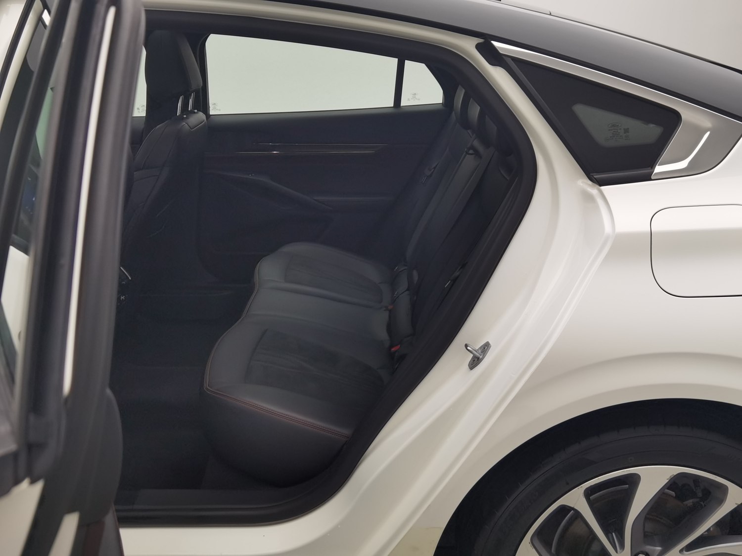Used Ford Mondeo 2022 2.0 AT