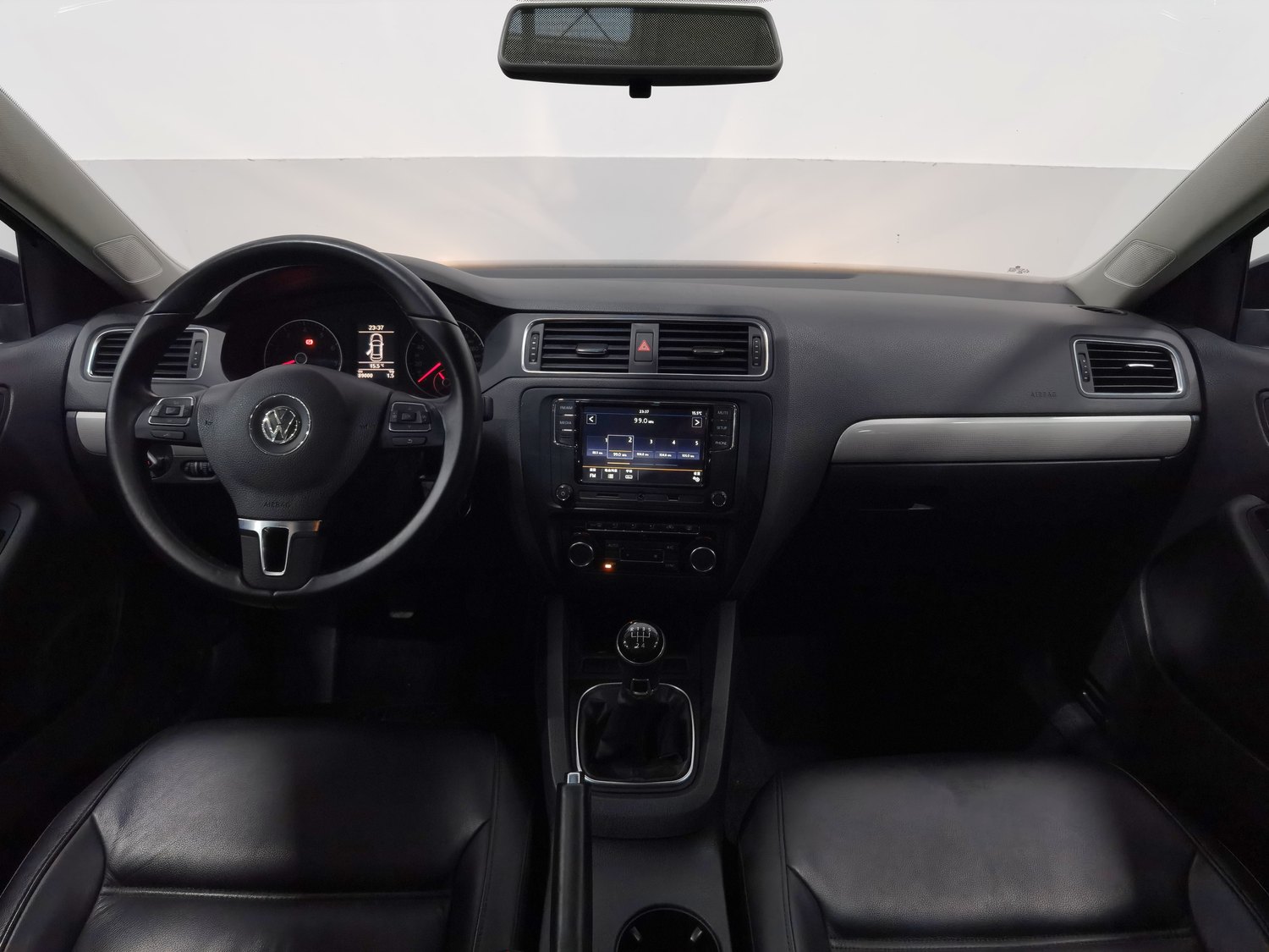 Used Volkswagen Sagitar 2012 1.4 MT