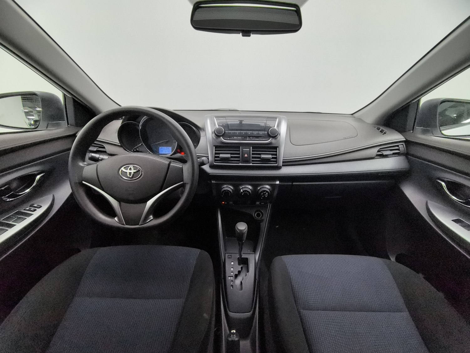 Used Toyota Yaris L 2015 1.5 AT