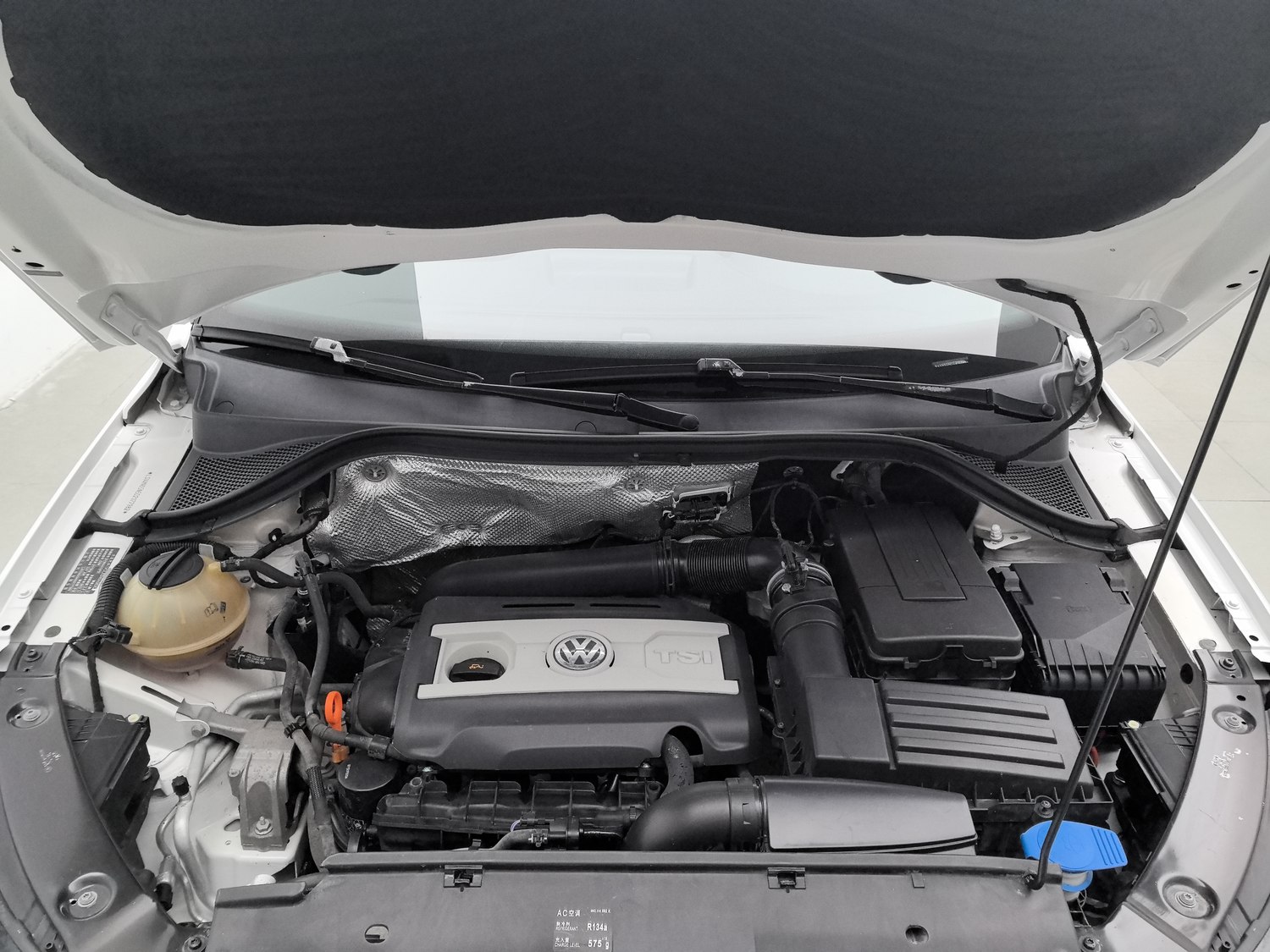 Used Volkswagen Tiguan 2013 2.0 AT