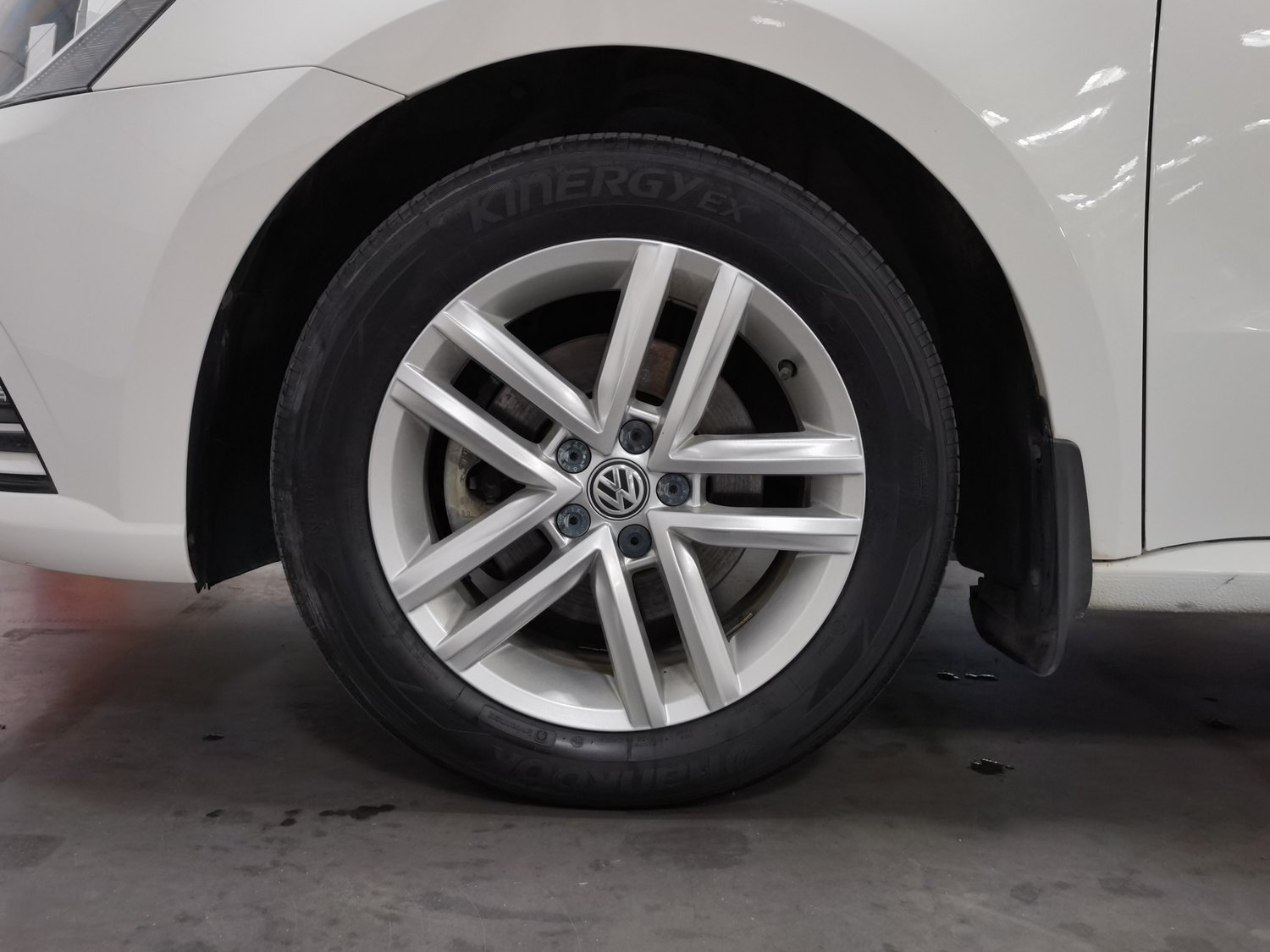 Used Volkswagen Gran Lavida 2017 1.2 AT