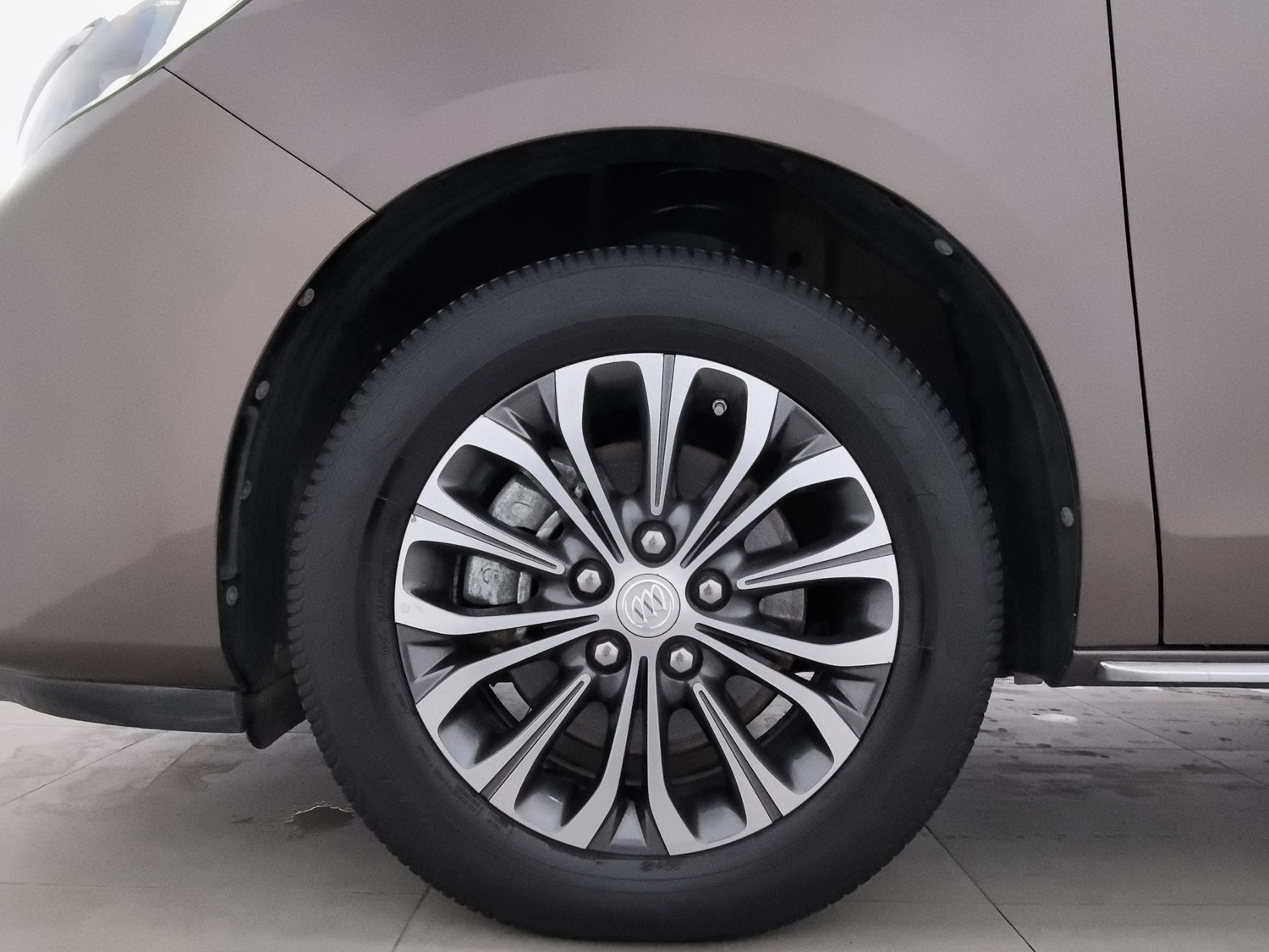 Used Buick GL8 2023 2.0 AT