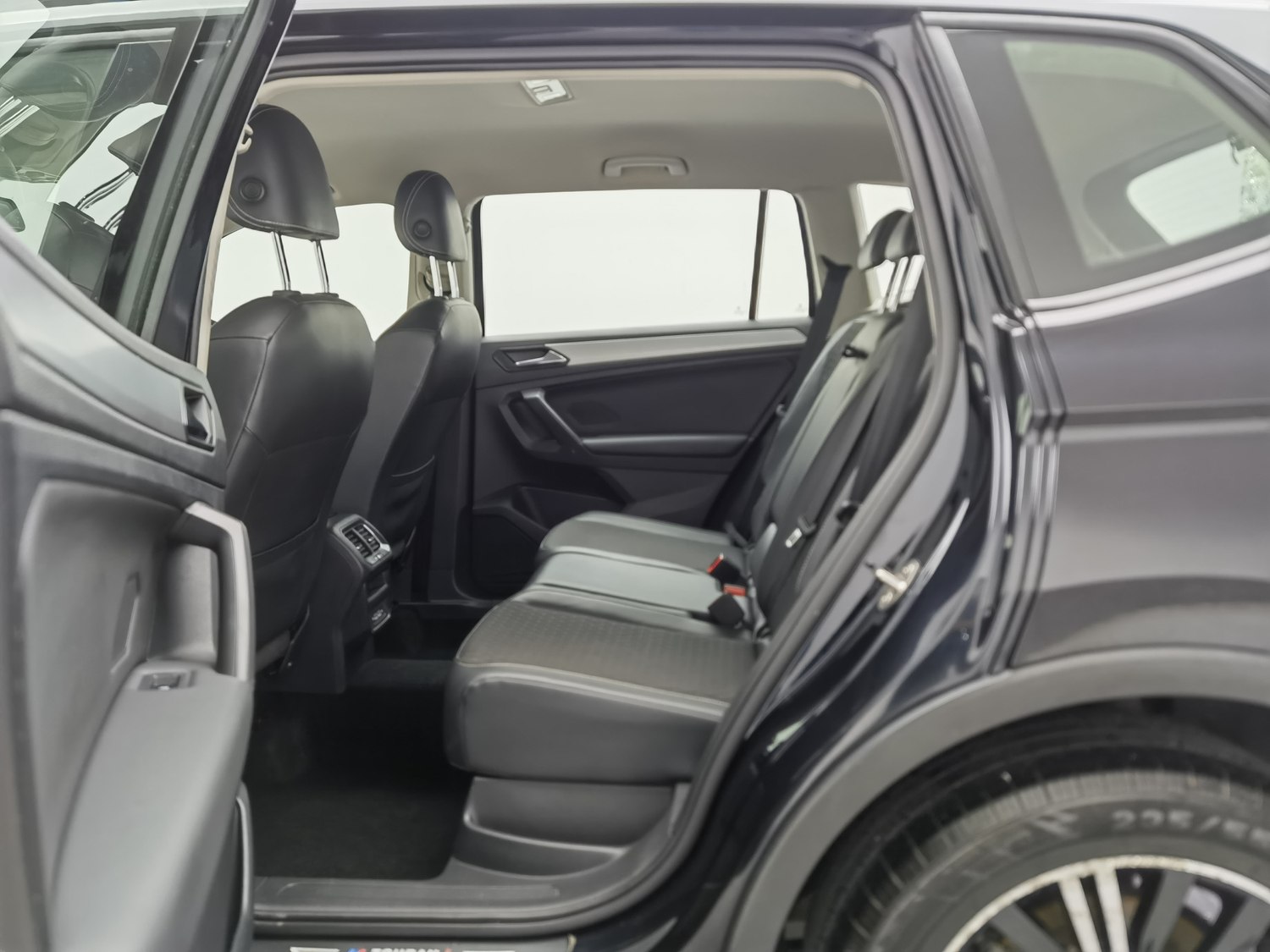 Used Volkswagen Tiguan L 2019 2.0 AT