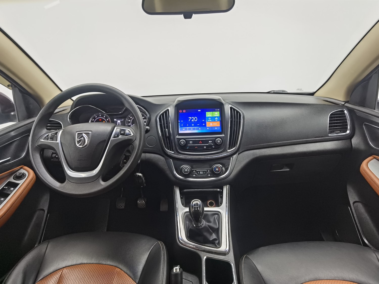 Used Baojun 560 2015 1.8 MT
