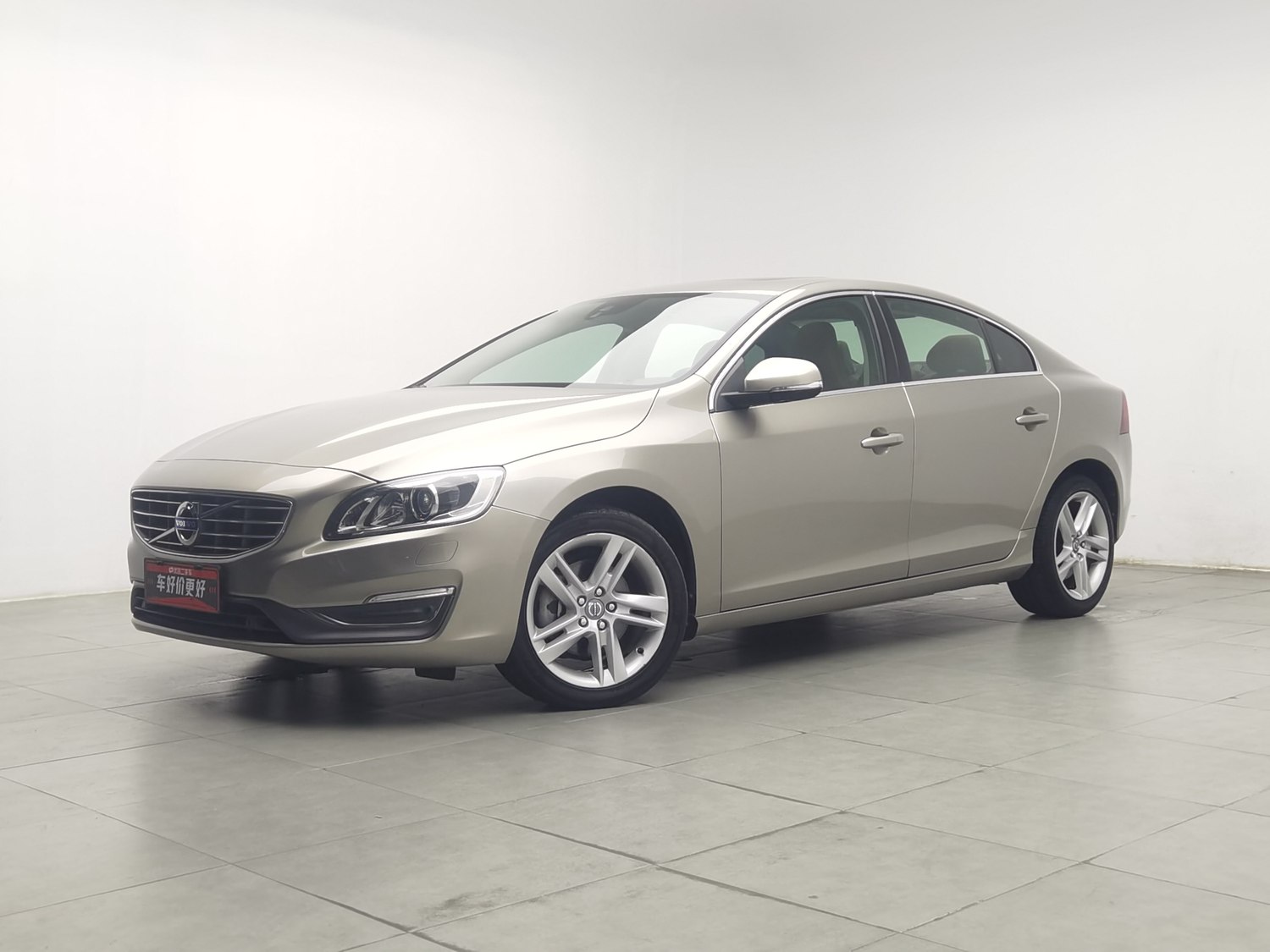 Used Volvo S60 2015 2.0 AT
