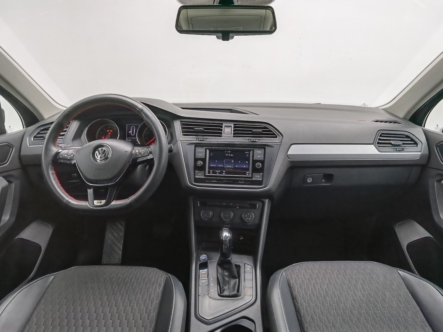 Used Volkswagen Tiguan L 2019 2.0 AT