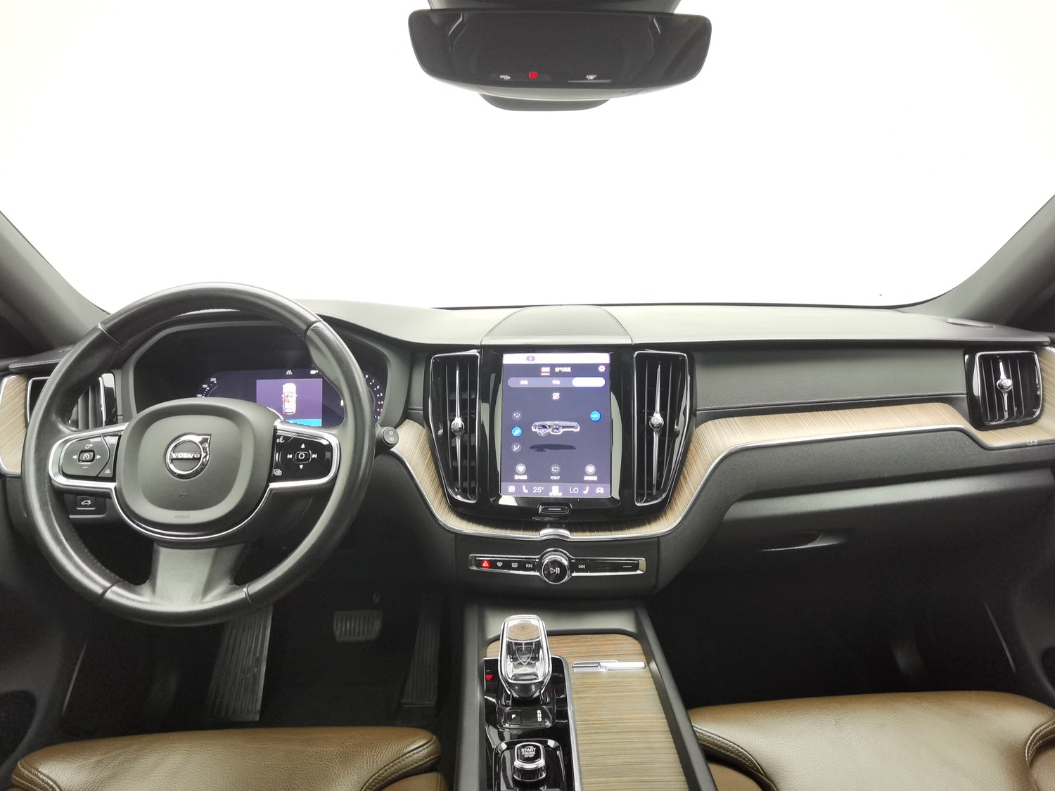 Used Volvo XC60 2022 2.0 AT