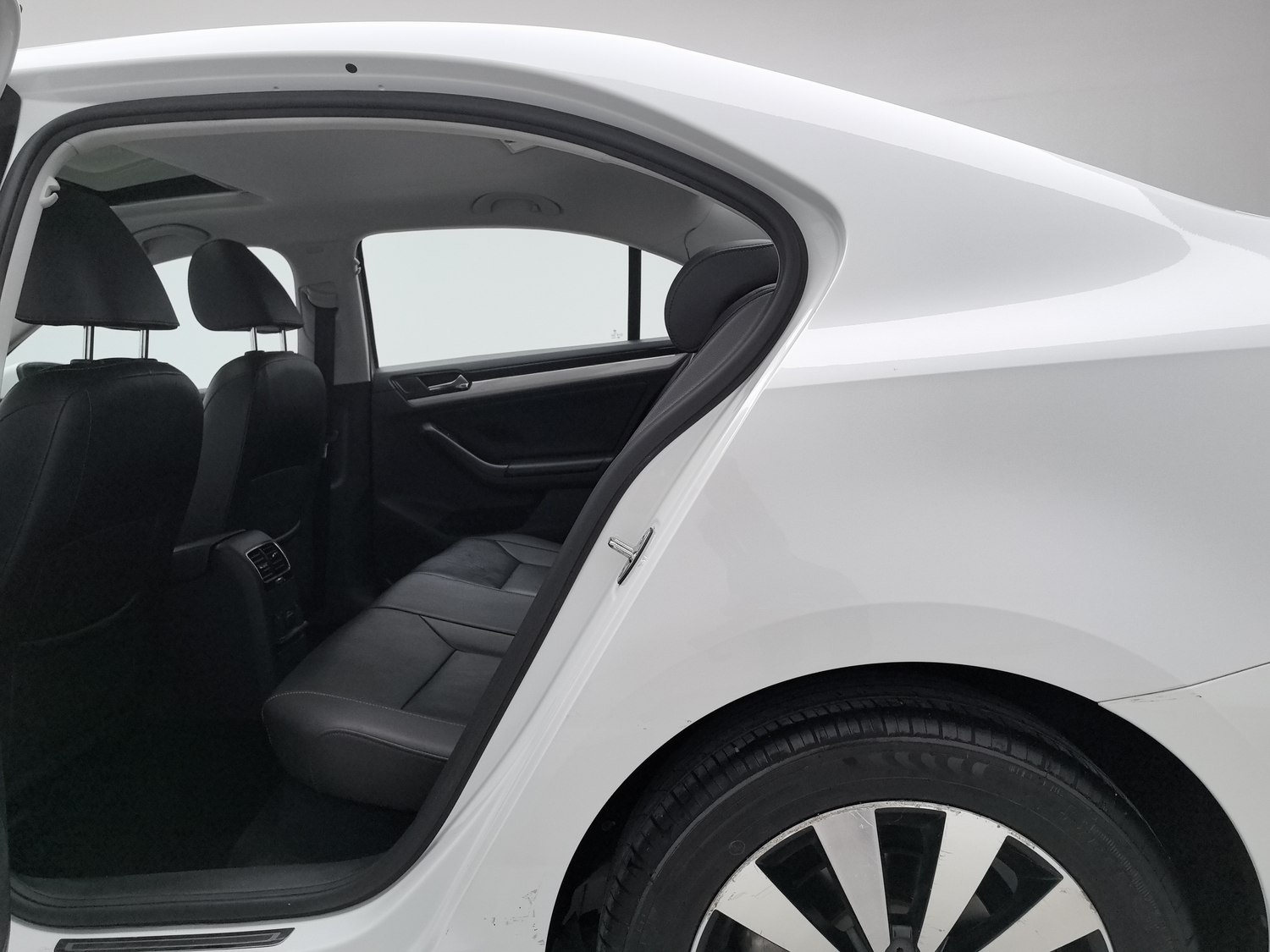 Used Volkswagen Sagitar 2017 1.6 MT