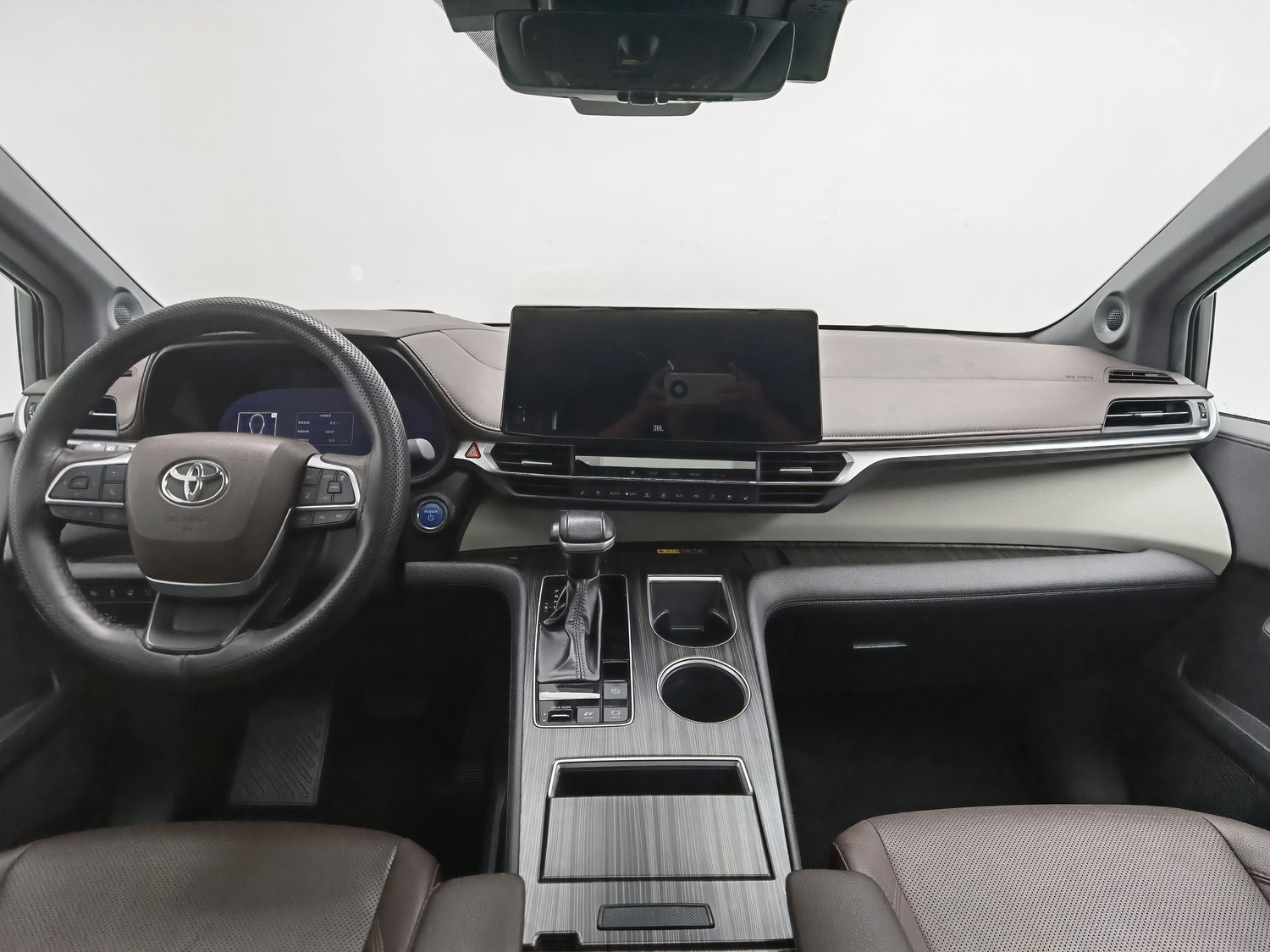 Used Toyota Granvia 2023 2.5 AT