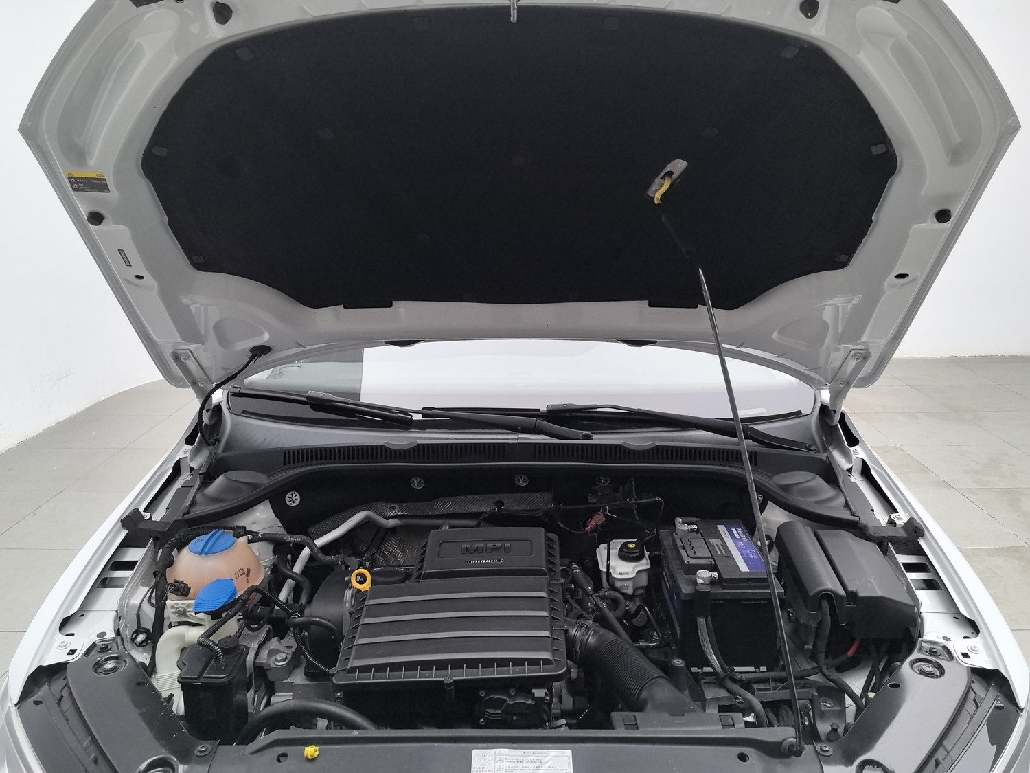 Used Volkswagen Sagitar 2017 1.6 MT