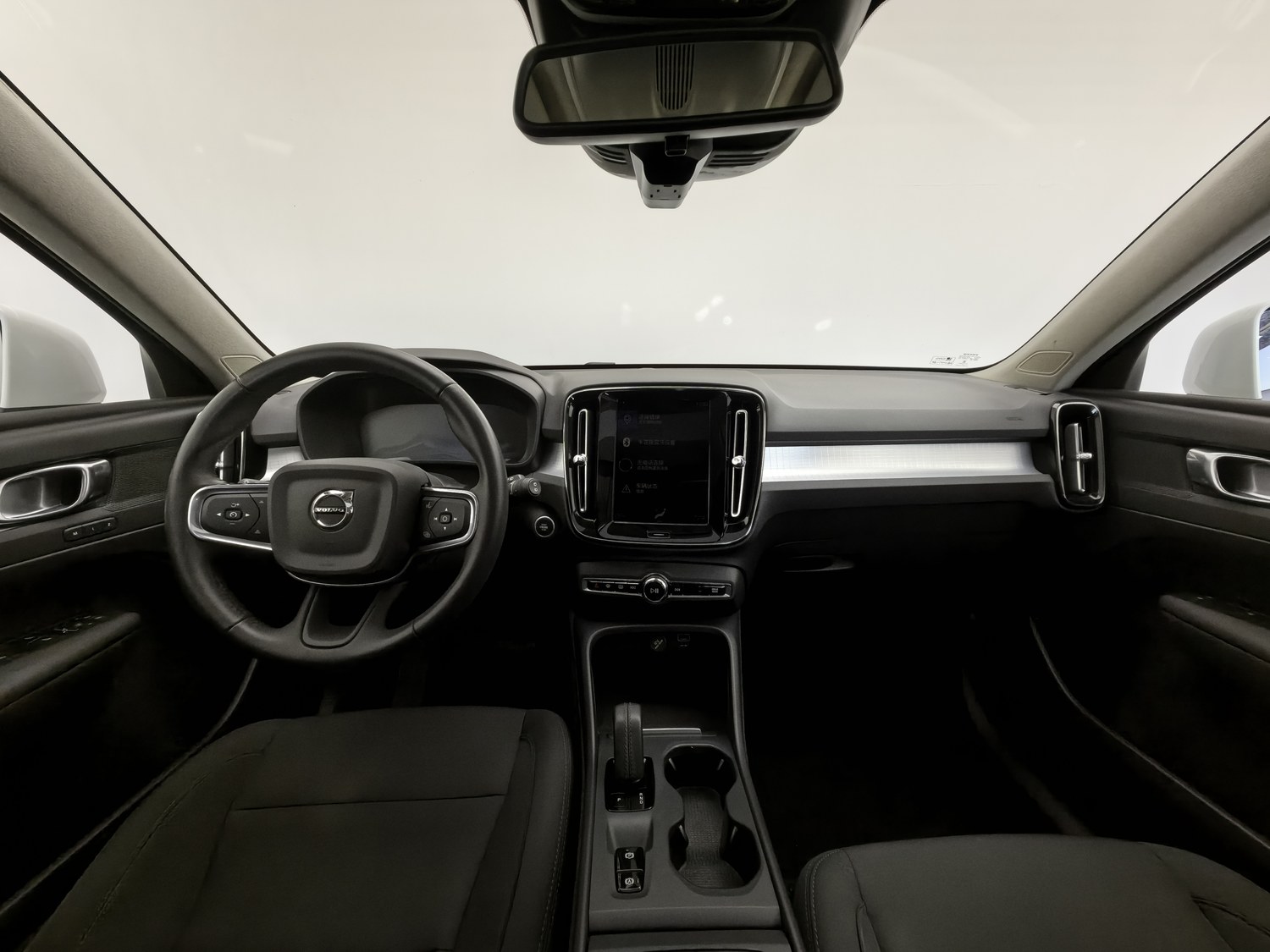 Used Volvo XC40 2021 2.0 AT