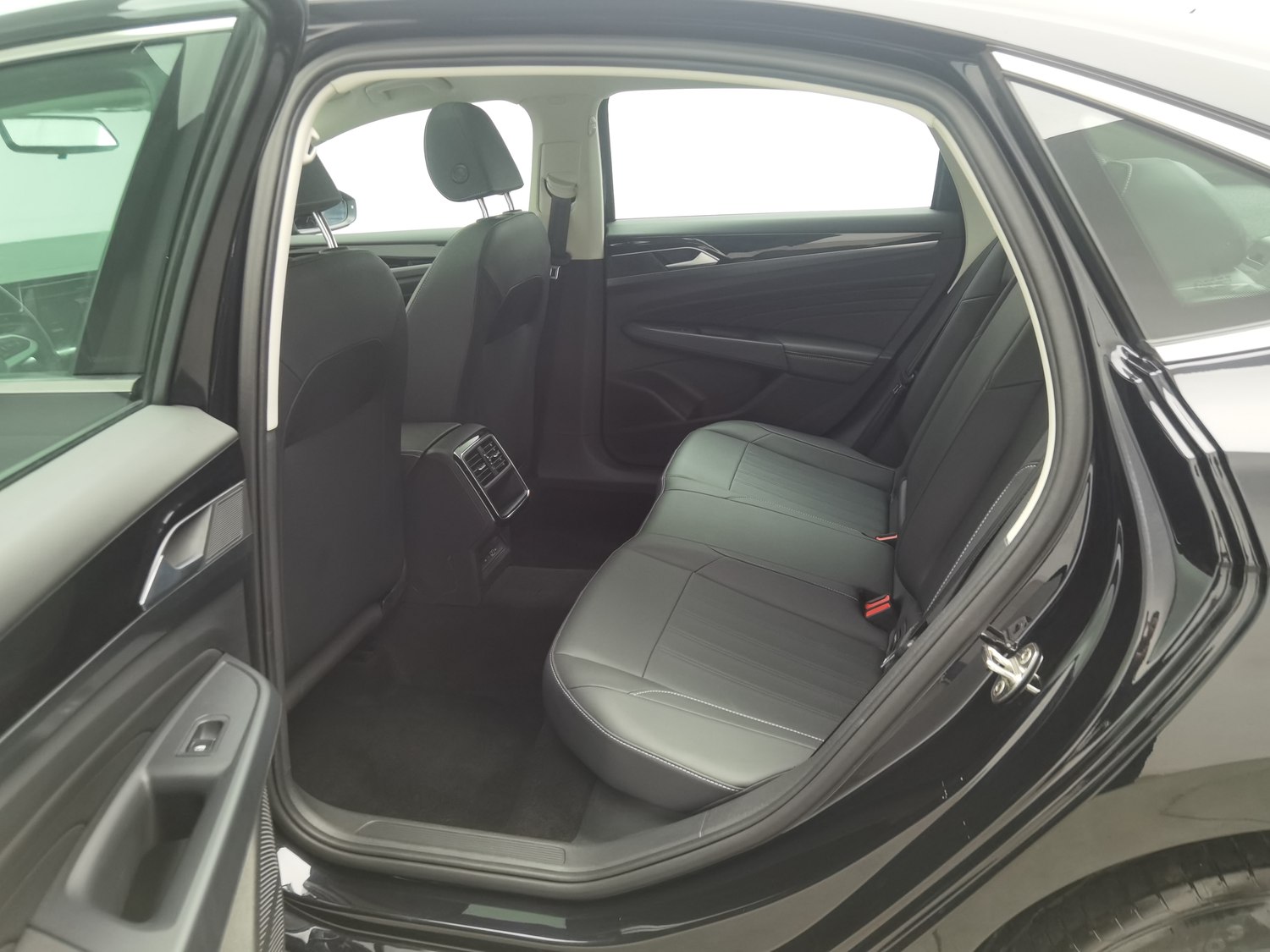 Used Volkswagen Passat 2025 1.4 AT