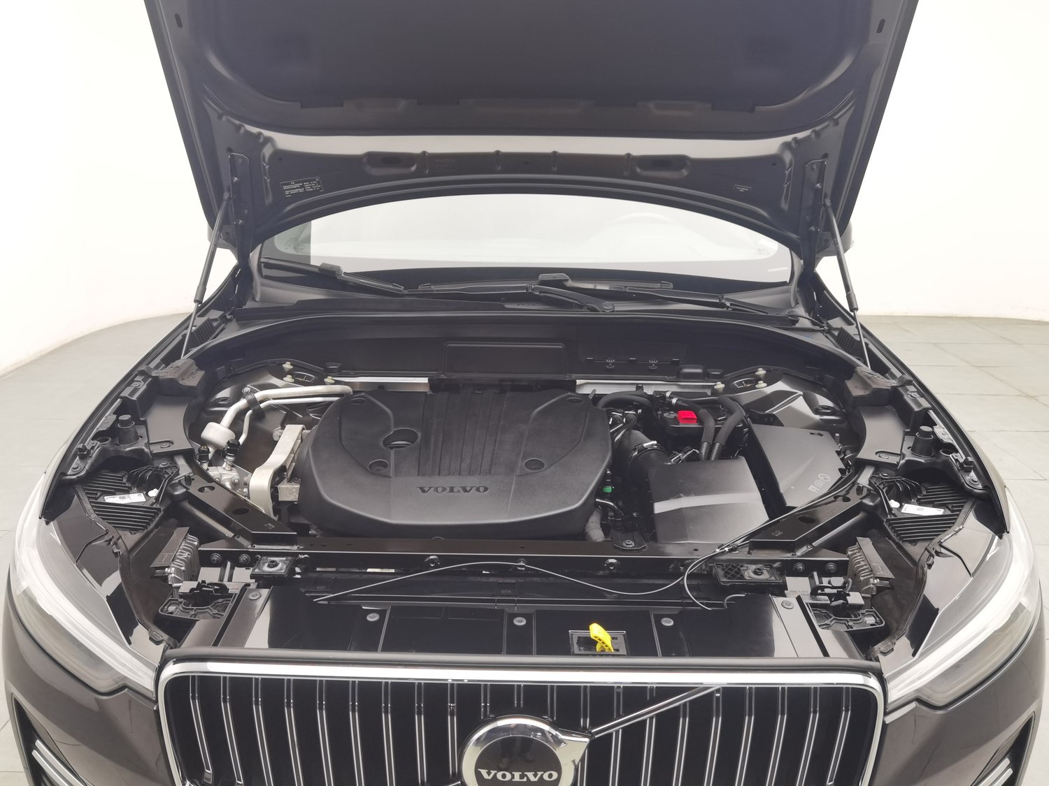 Used Volvo XC60 2022 2.0 AT