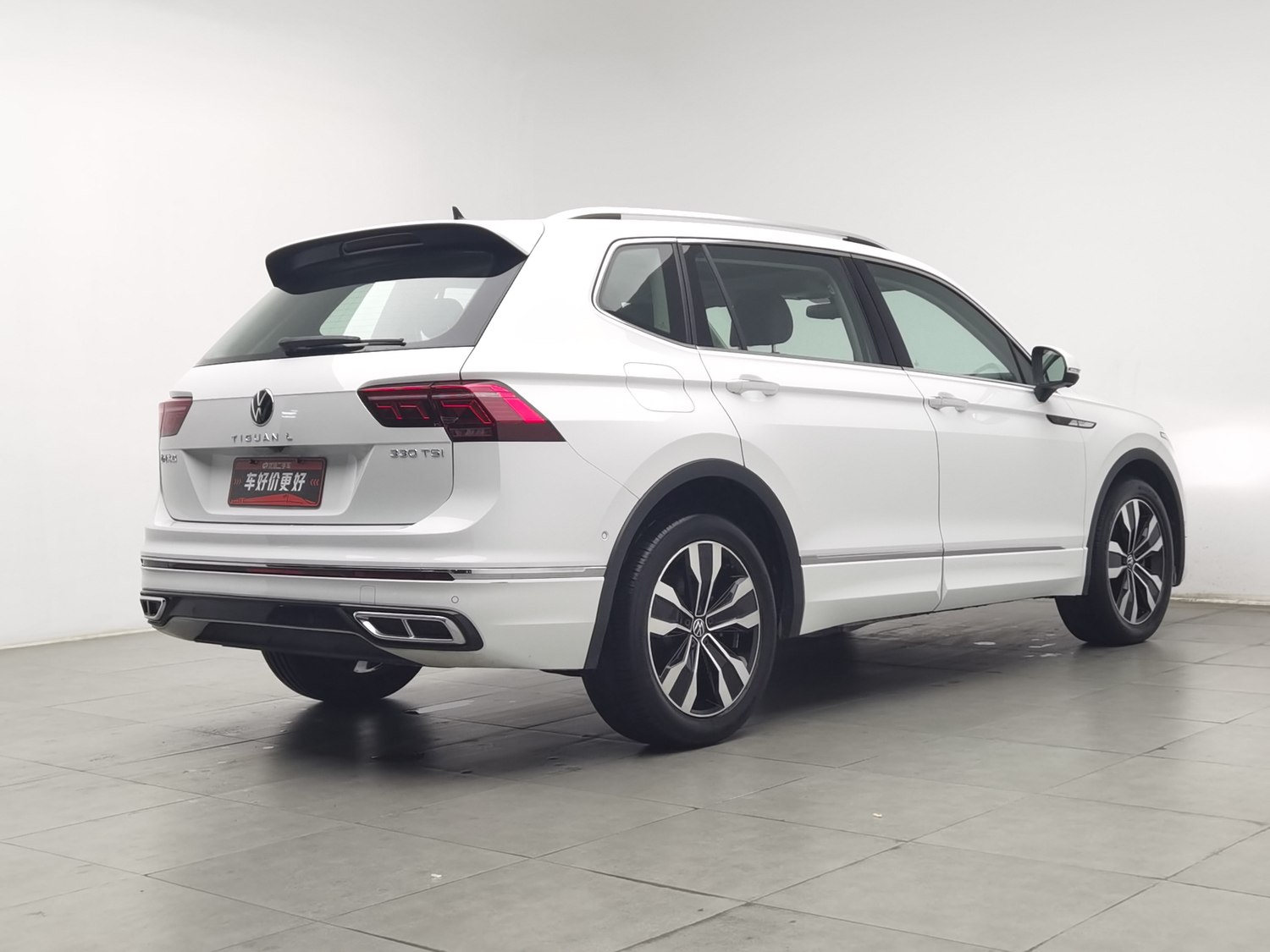 Used Volkswagen Tiguan L 2024 2.0 AT