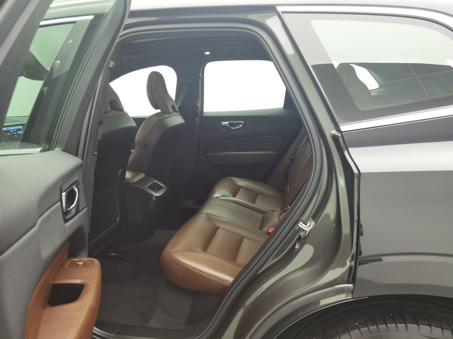 Used Volvo XC60 2022 2.0 AT