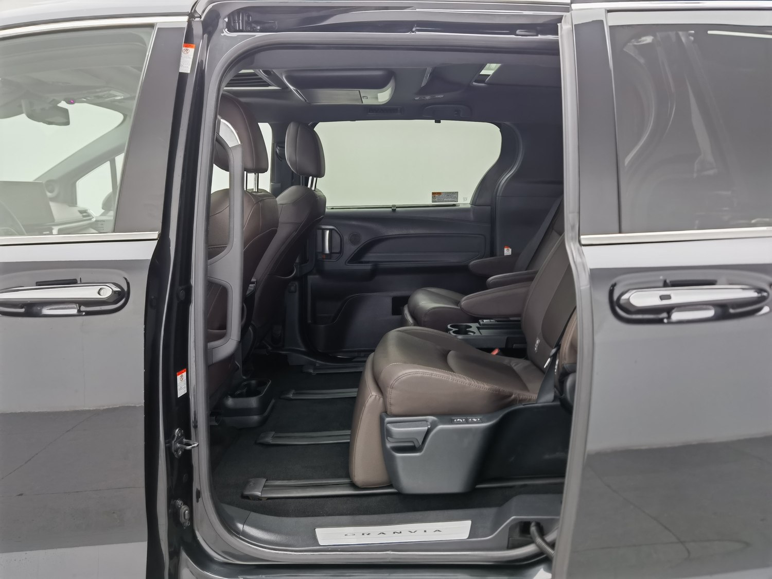 Used Toyota Granvia 2023 2.5 AT