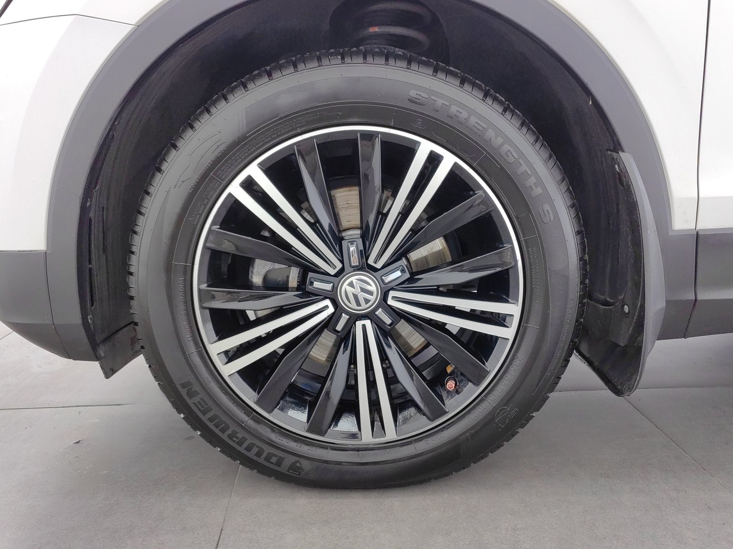 Used Volkswagen Tiguan L 2019 2.0 AT