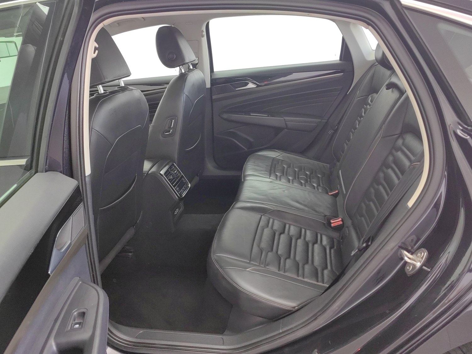 Used Volkswagen Passat 2020 2.0 AT