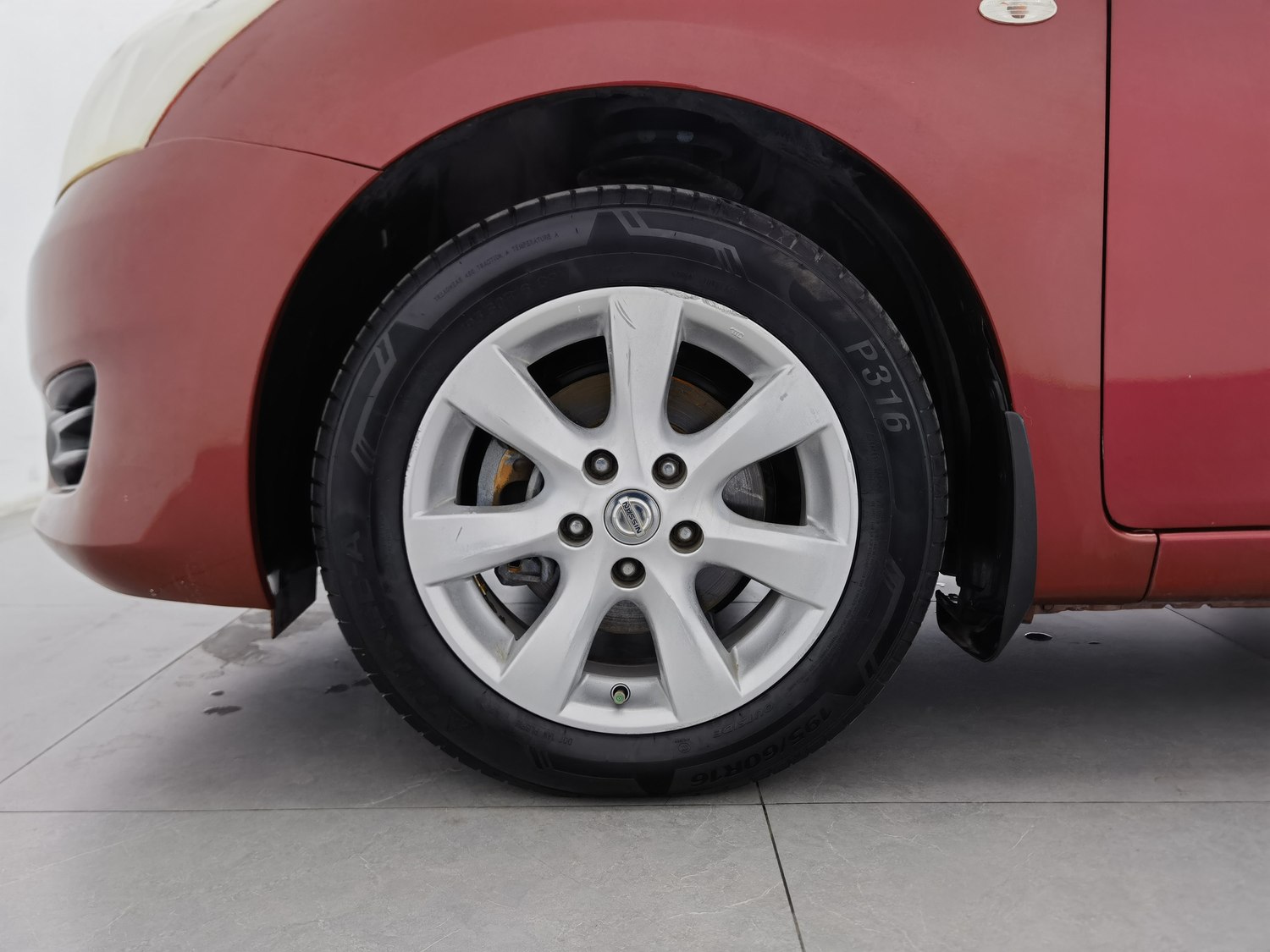 Used Nissan Tiida 2011 1.6 AT