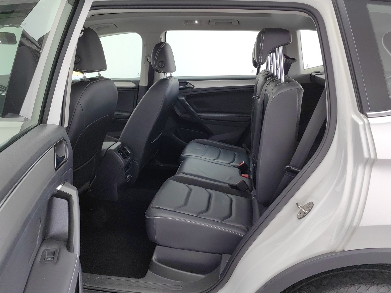 Used Volkswagen Tiguan L 2019 2.0 AT