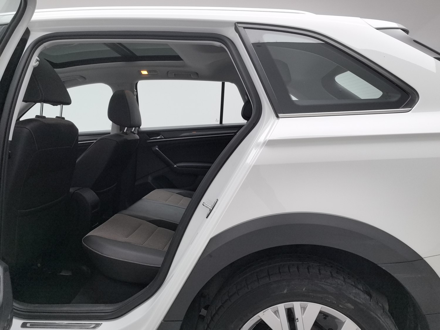 Used Volkswagen C-Trek 2018 1.4 AT