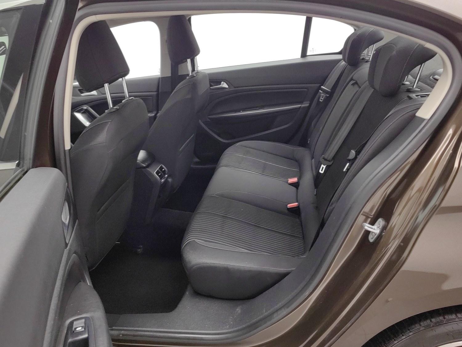 Used Peugeot 408 2015 1.2 AT