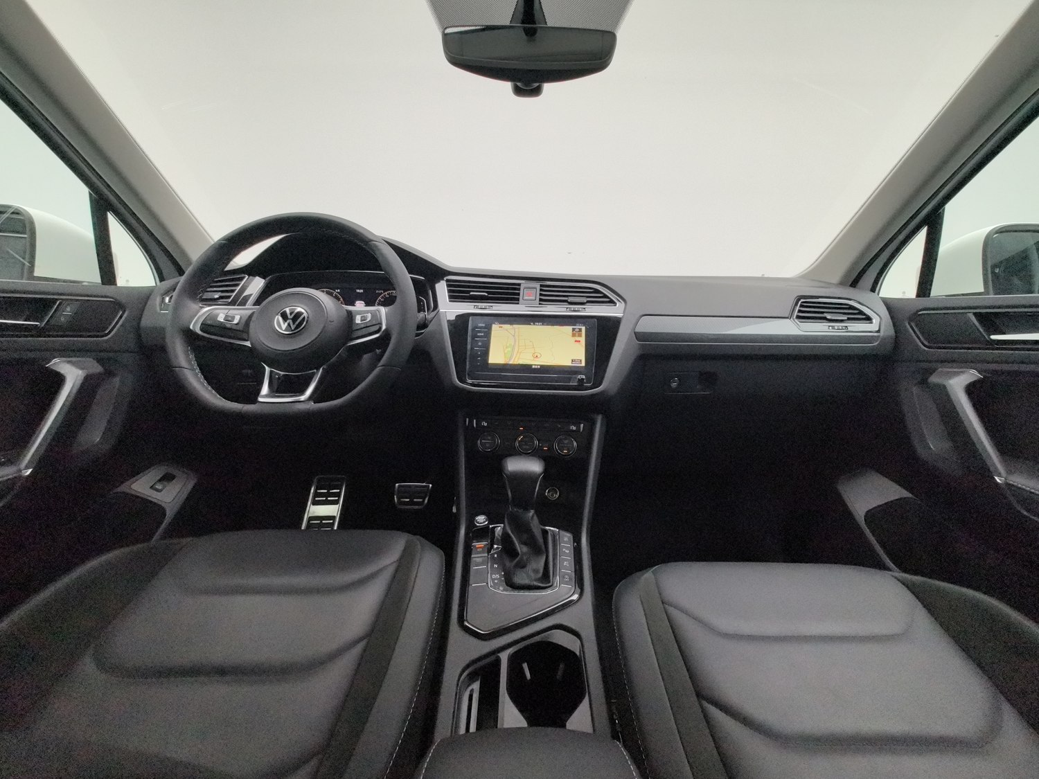 Used Volkswagen Tiguan L 2021 2.0 AT