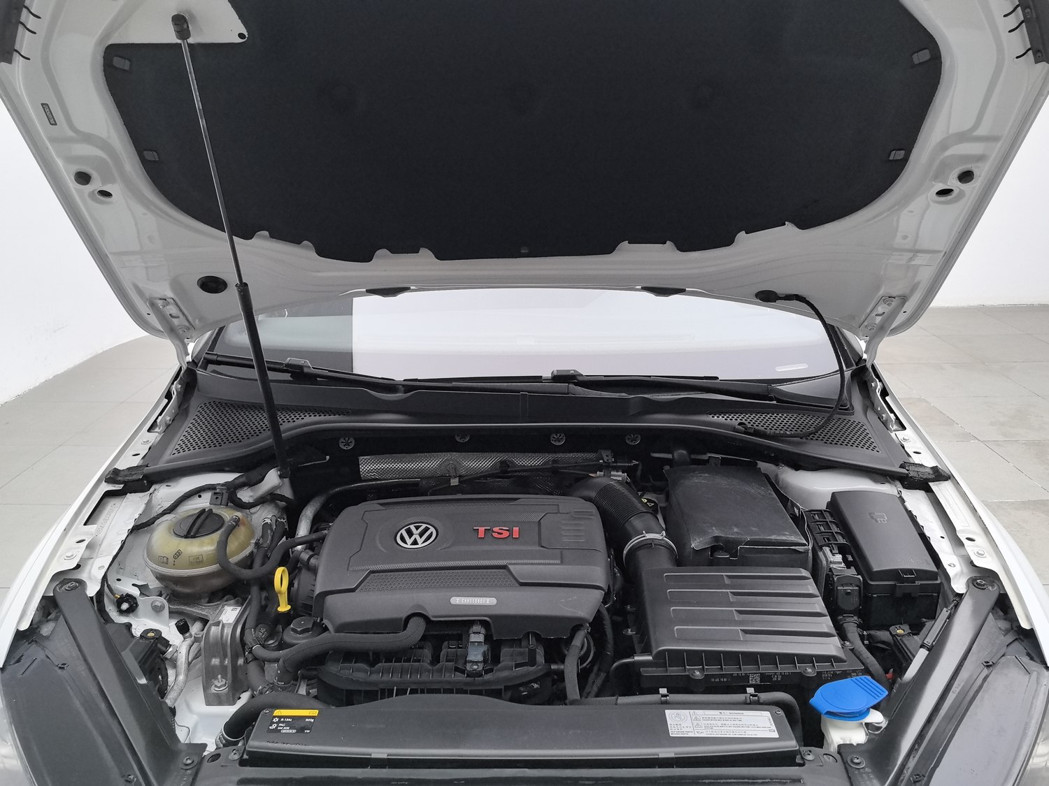 Used Volkswagen Golf GTI 2016 2.0 AT