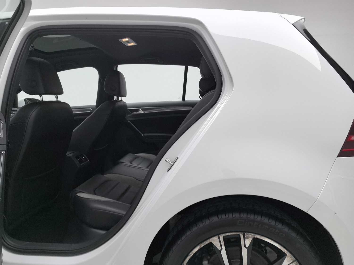 Used Volkswagen Golf 2018 1.4 AT