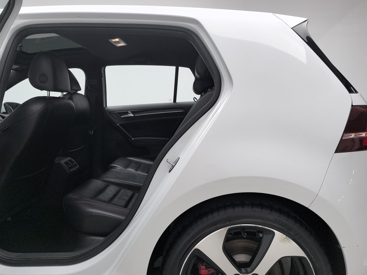 Used Volkswagen Golf GTI 2016 2.0 AT