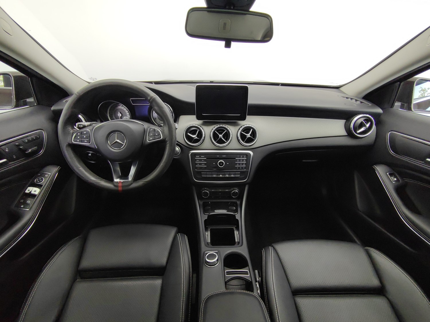 Used Mercedes-Benz GLA 2016 1.6 AT