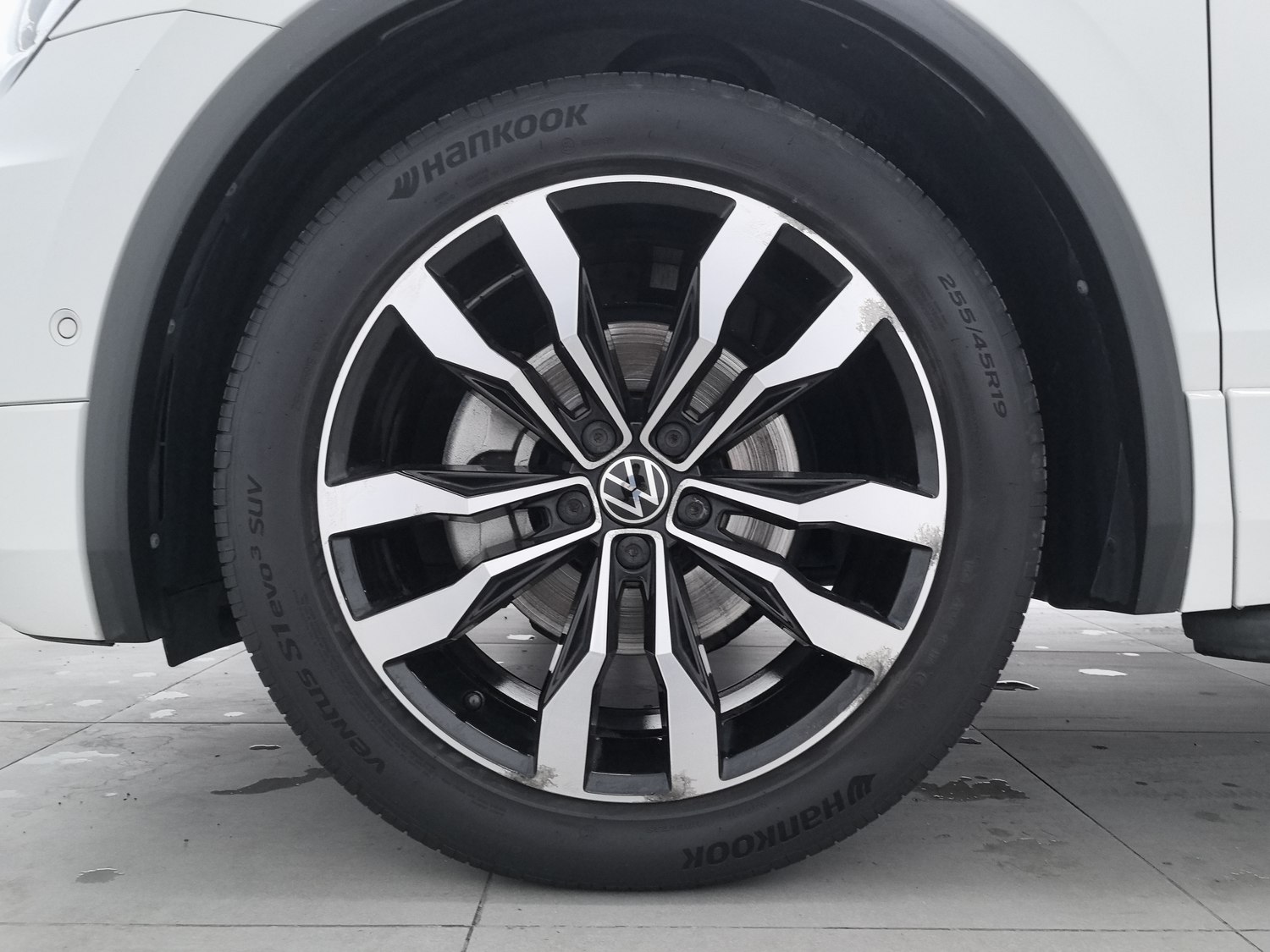 Used Volkswagen Tiguan L 2021 2.0 AT