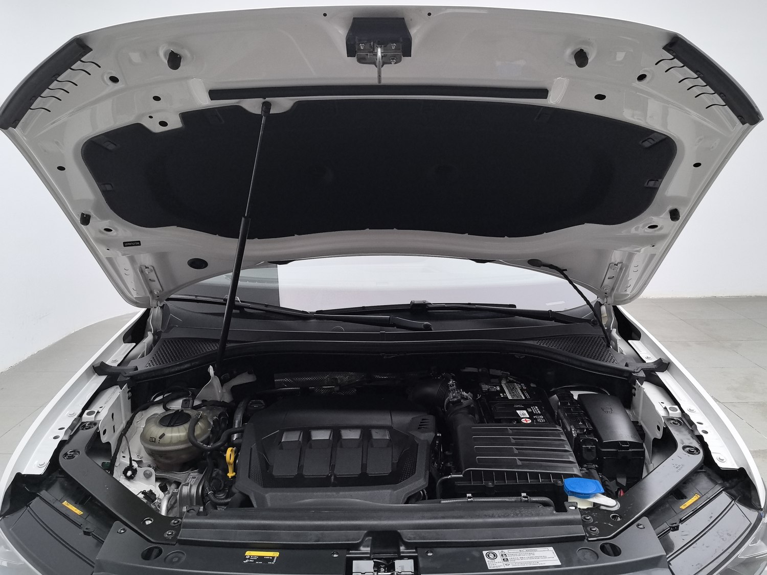 Used Volkswagen Tiguan L 2021 2.0 AT