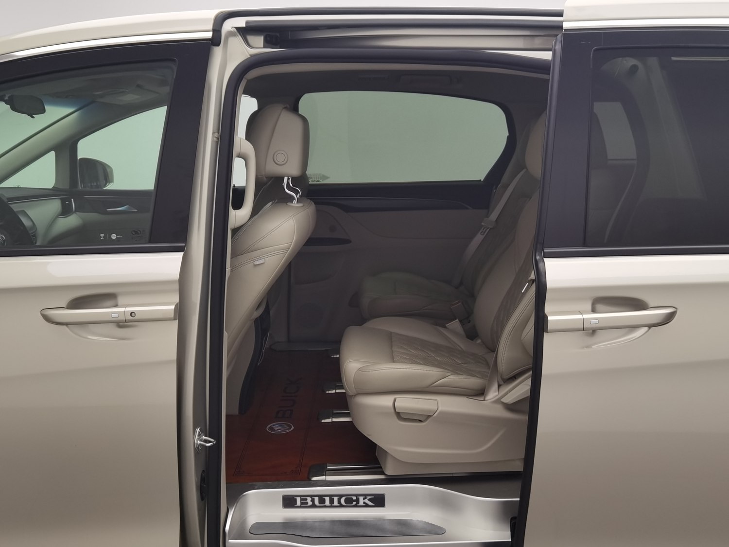 Used Buick GL8 2021 2.0 AT