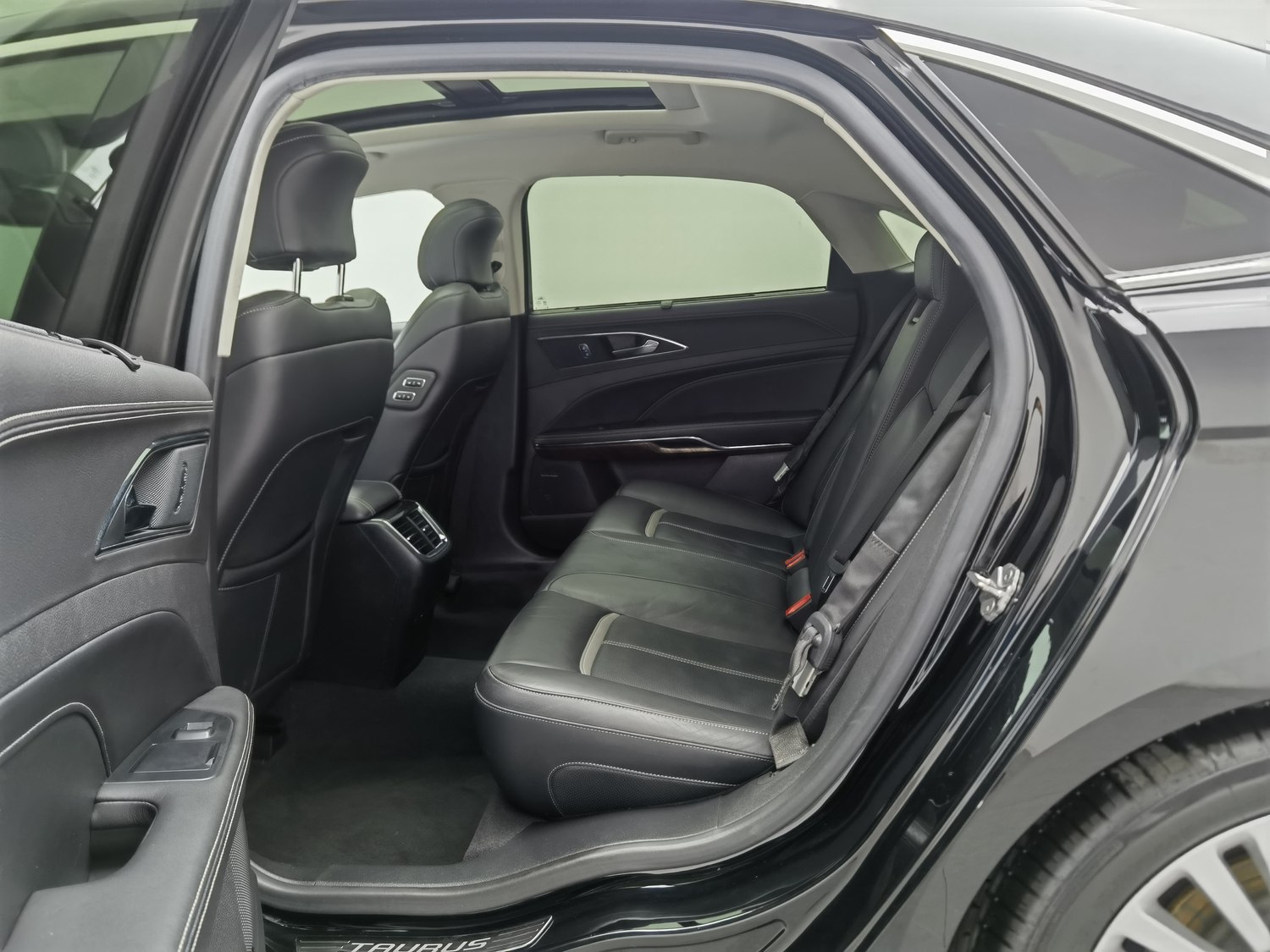 Used Ford Taurus 2017 2.0 AT