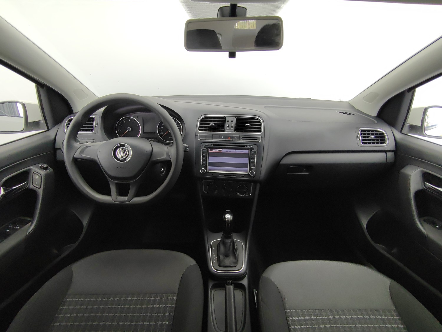 Used Volkswagen Polo 2014 1.4 AT
