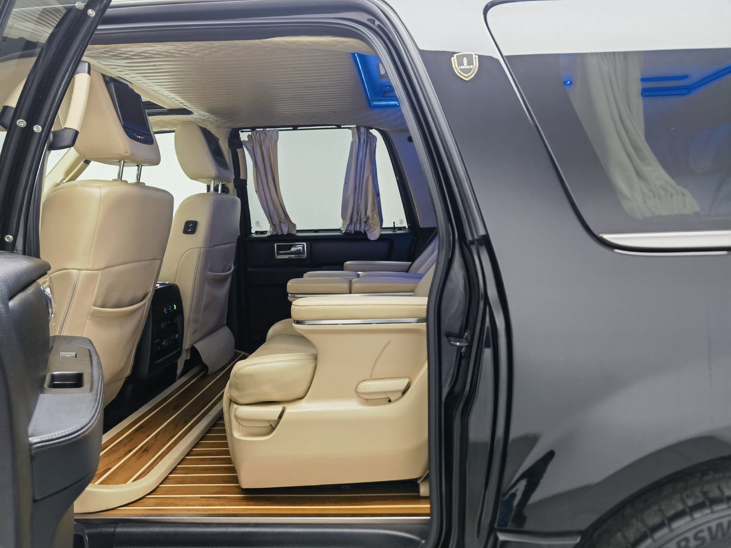 Used Lincoln Navigator 2016 3.5 AT