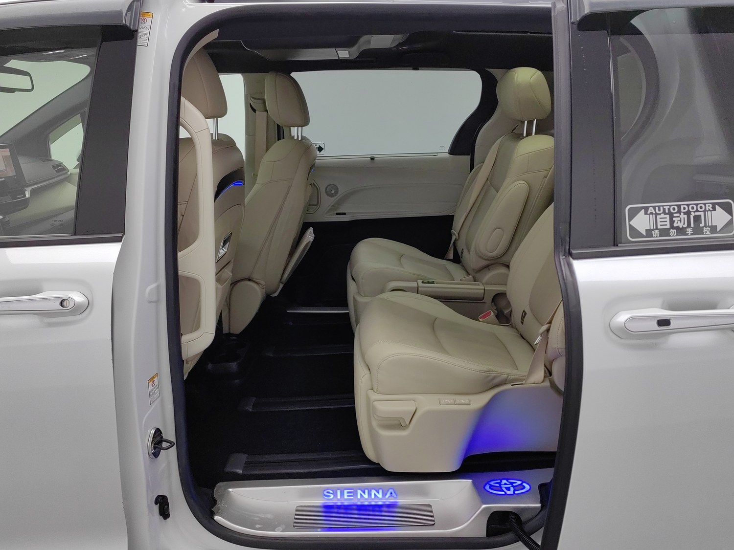 Used Toyota Sienna 2021 2.5 AT