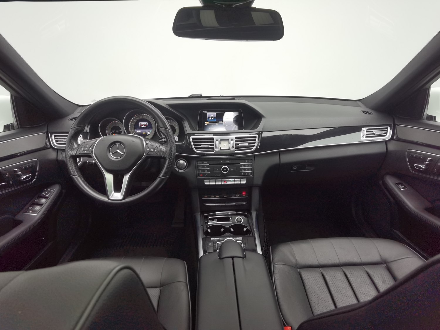 Used Mercedes-Benz E-Class 2015 2.0 AT