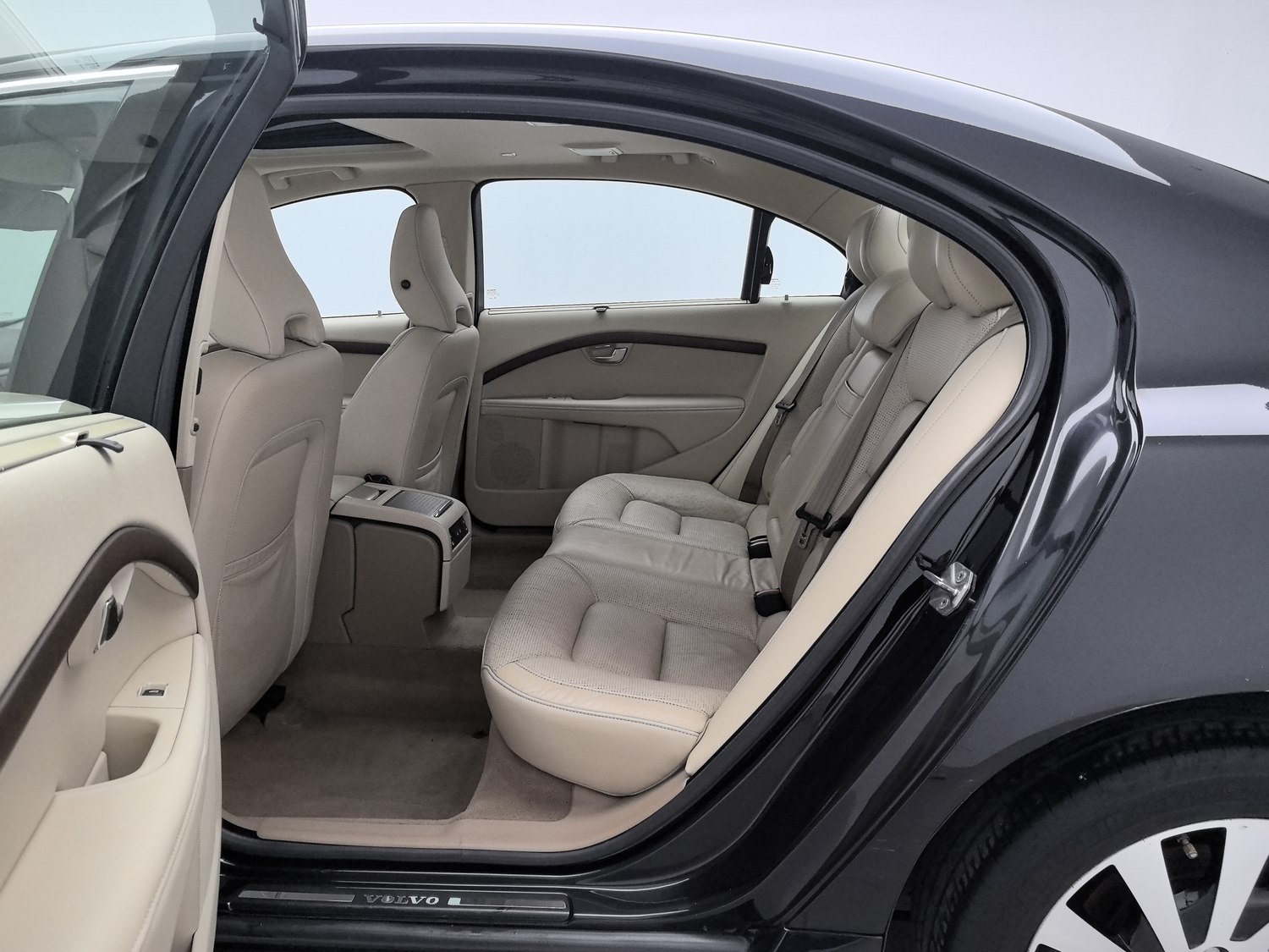Used Volvo S80L 2014 2.0 AT
