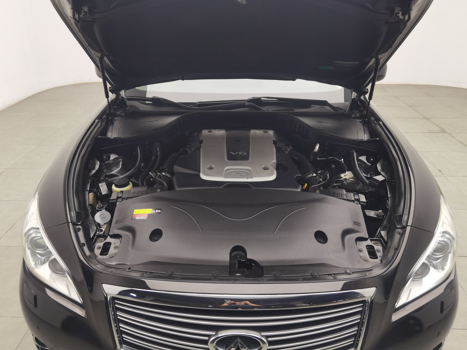 Used Infiniti Q70 2013 2.5 AT