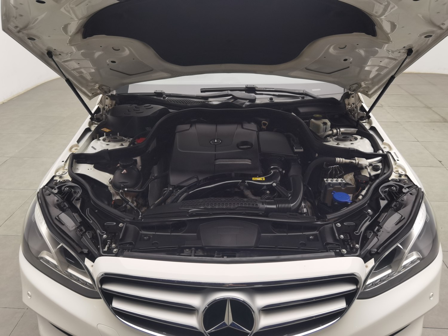 Used Mercedes-Benz E-Class 2015 2.0 AT