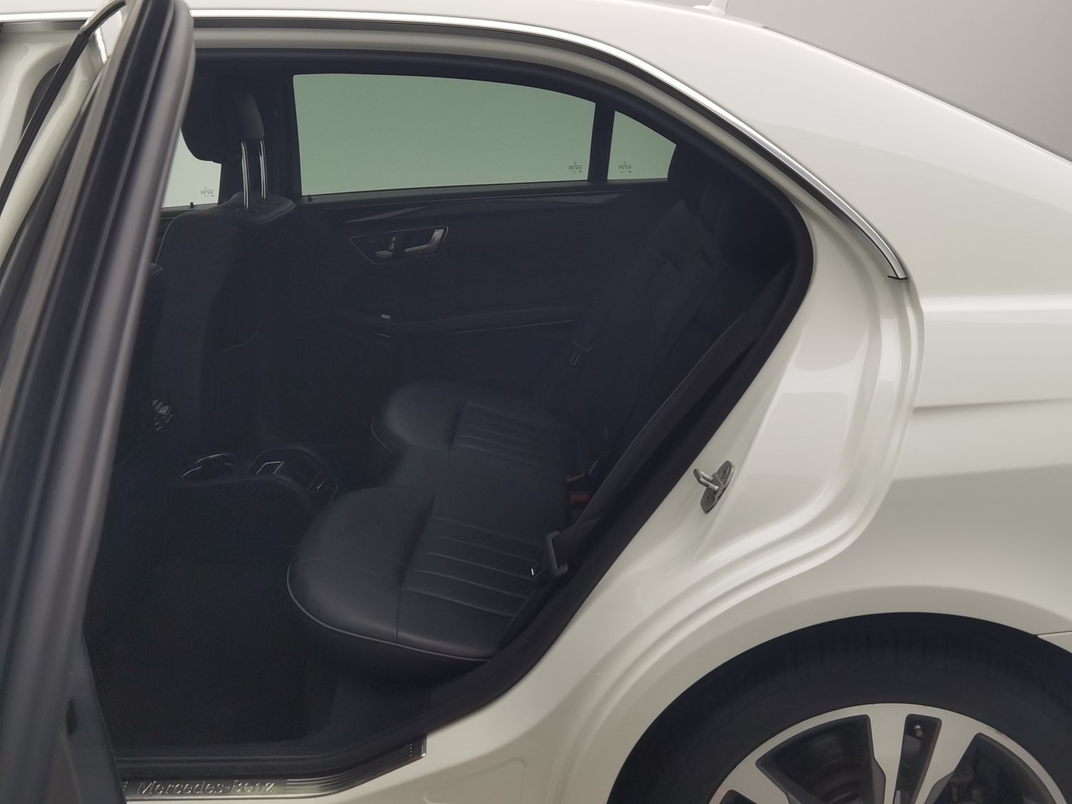 Used Mercedes-Benz E-Class 2015 2.0 AT